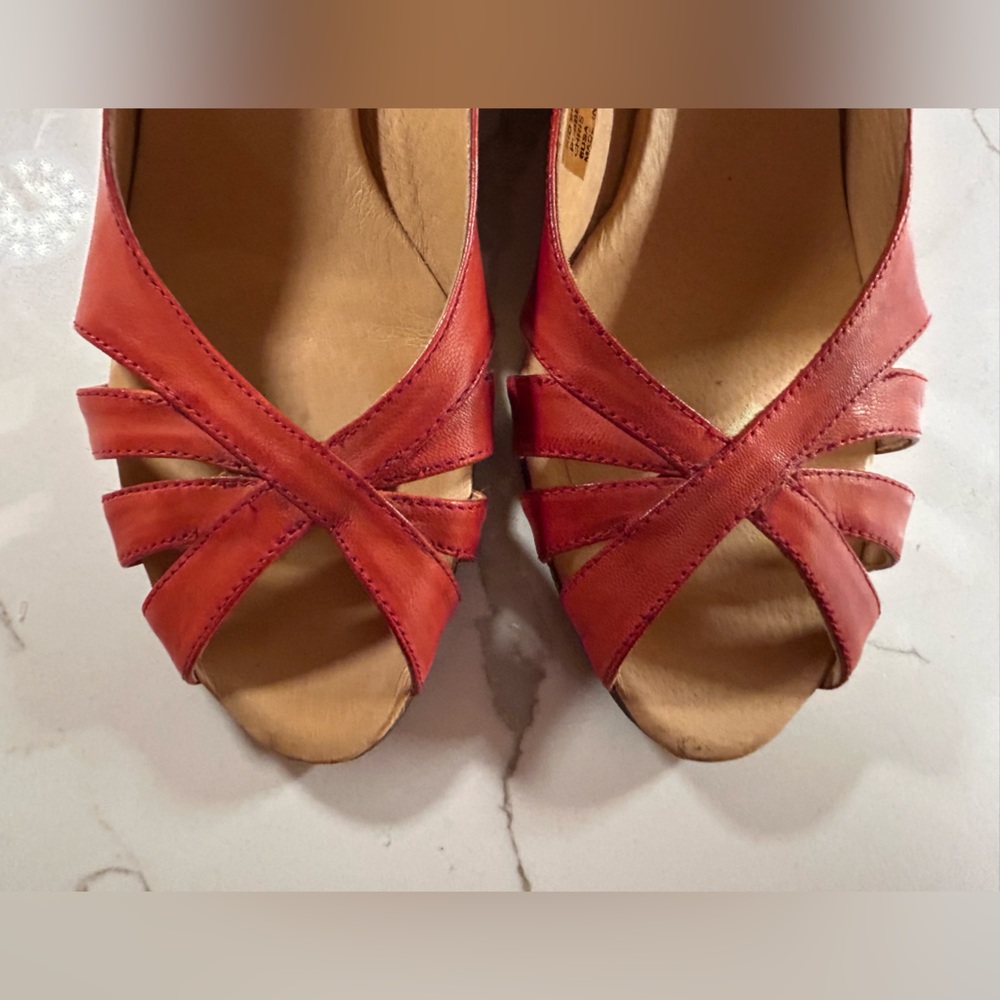 Red leather & wood wedge heels - Picture 5 of 13